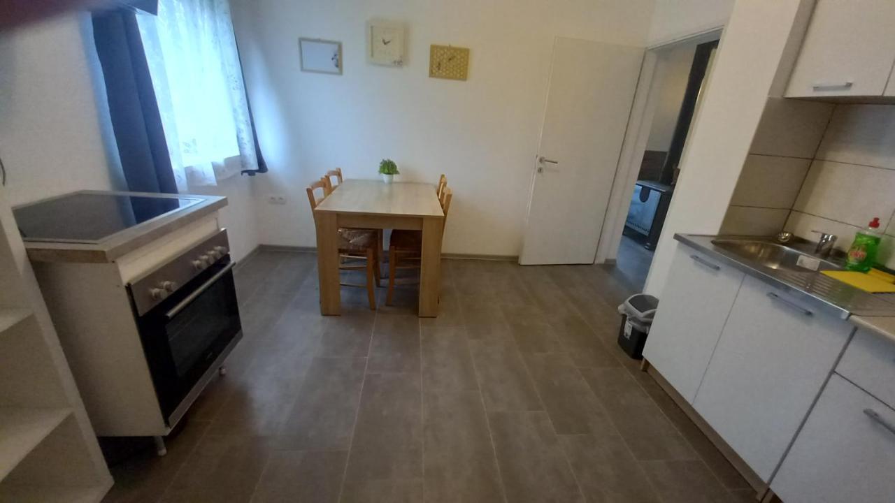 Apartamento Keti Plaški Exterior foto