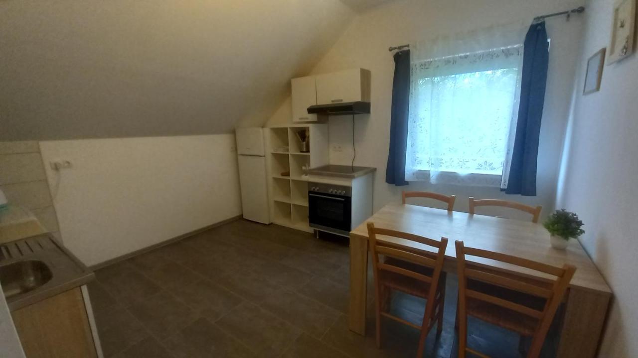 Apartamento Keti Plaški Exterior foto