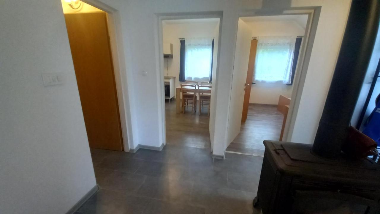 Apartamento Keti Plaški Exterior foto
